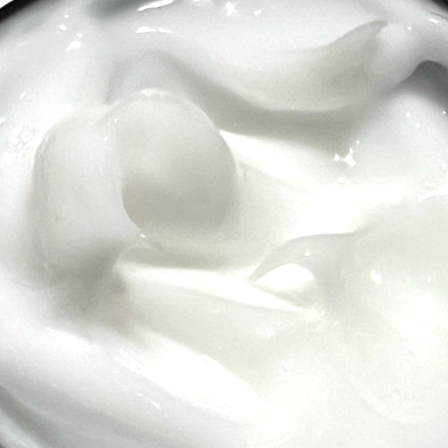 A skincare swatch of Bella Vida Santa barbara luxury skincare Playa Ocean Mineral Restoring Cream Beauty Shortlist Editor's Choice Award 2024 label.